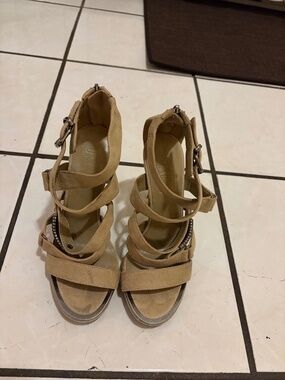 DKNY Tan Suede Heels Size 7